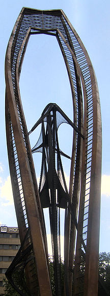 216px-Naum_Gabo_Bijenkorf